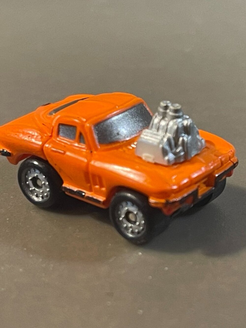 Galoob 1988- Micro Machines, Red Chevy Corvette Service Station Only Rare (C37)